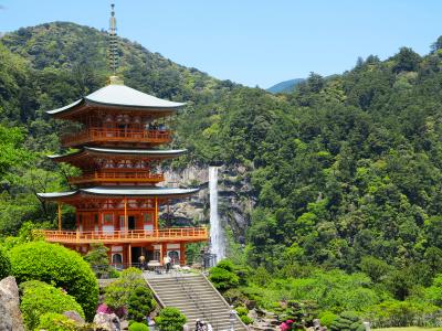 熊野那智大社 那智山の三重塔と那智の瀧