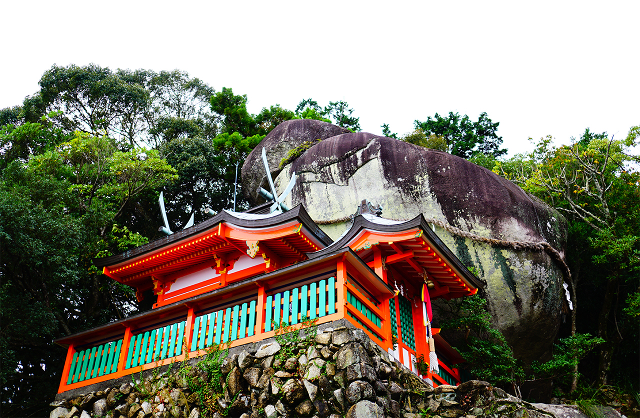 熊野速玉大社の摂社である神倉神社のゴトビキ岩