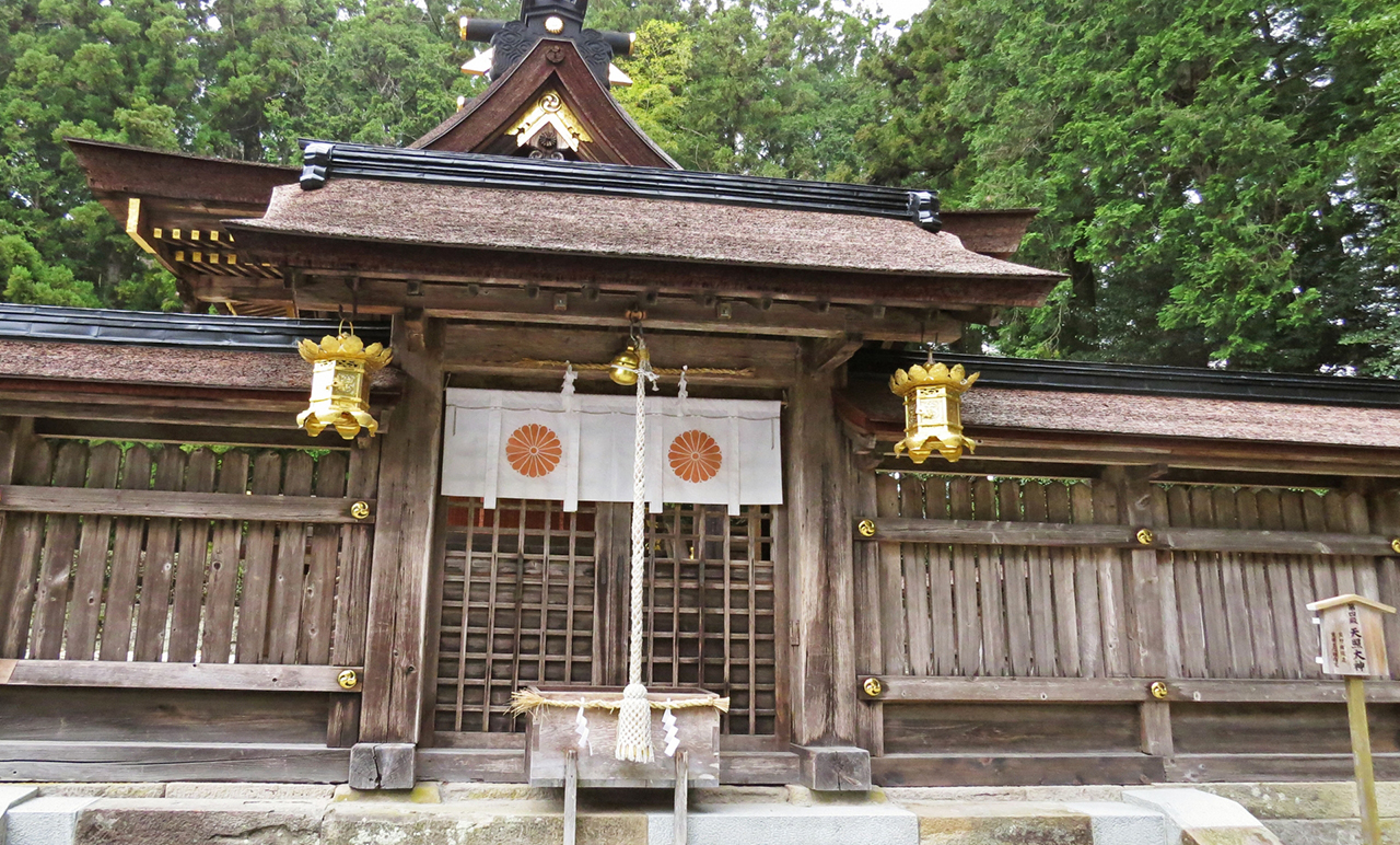 本殿 第四殿（東御前）