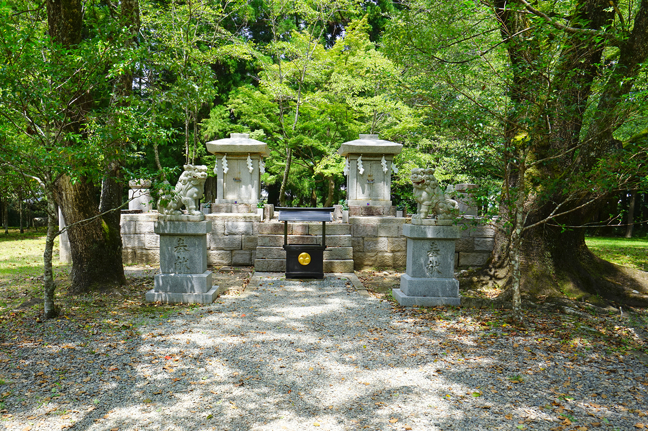 大斎原の2基の石祠