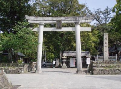鬪鶏神社 鳥居