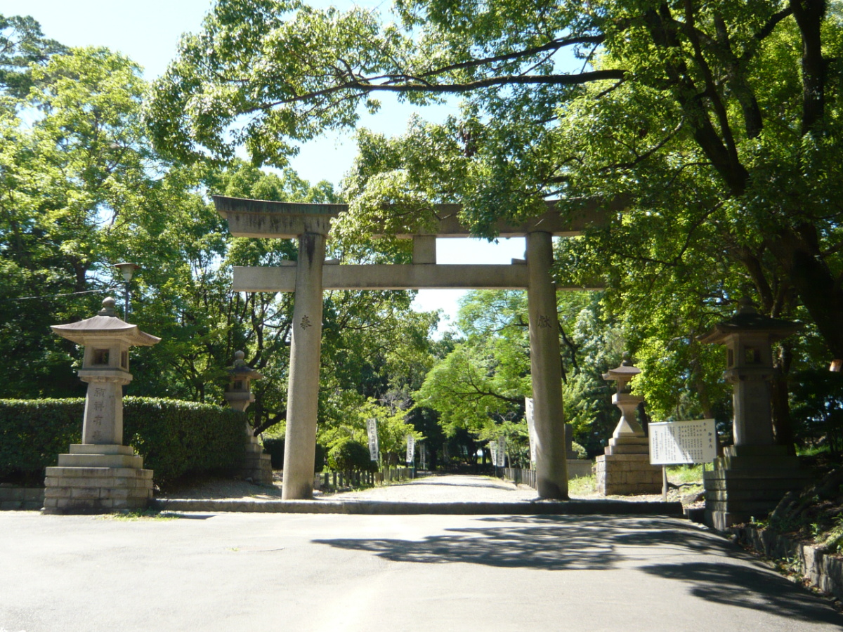 鳥居と参道