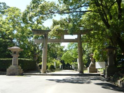 和歌山県護国神社 鳥居と参道