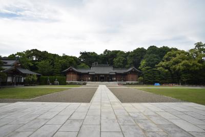 山口縣護國神社 境内と拝殿