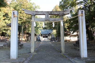 酒折宮 鳥居と拝殿