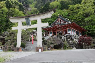 夫婦木神社 鳥居と拝殿